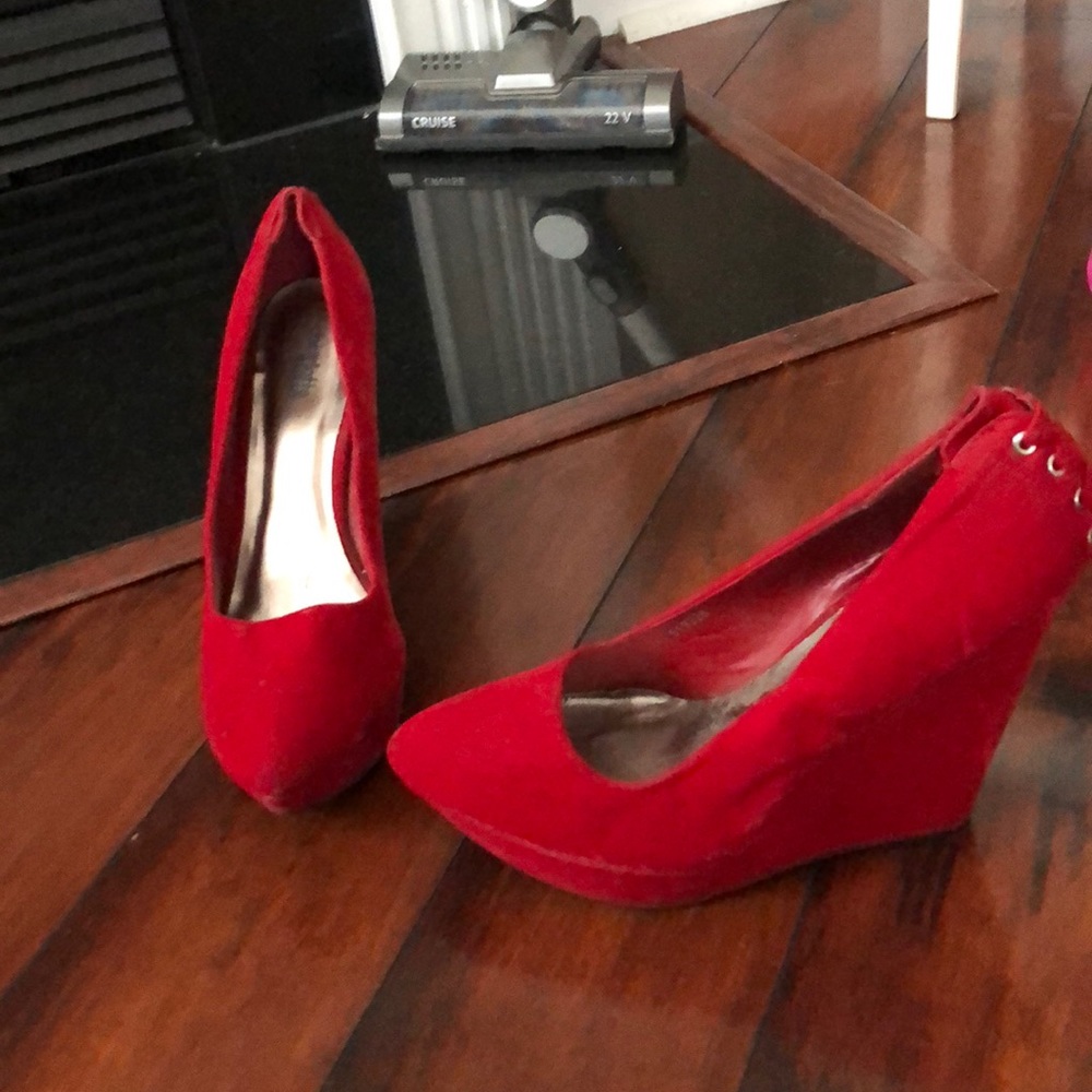 Red heels - Picture 2 of 4